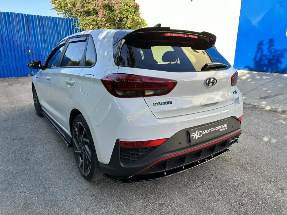 Hyundai i30 N 2016- Hatchback/ Fastback nástavce pod boční prahy Glossy Black MD Design Lesk.
