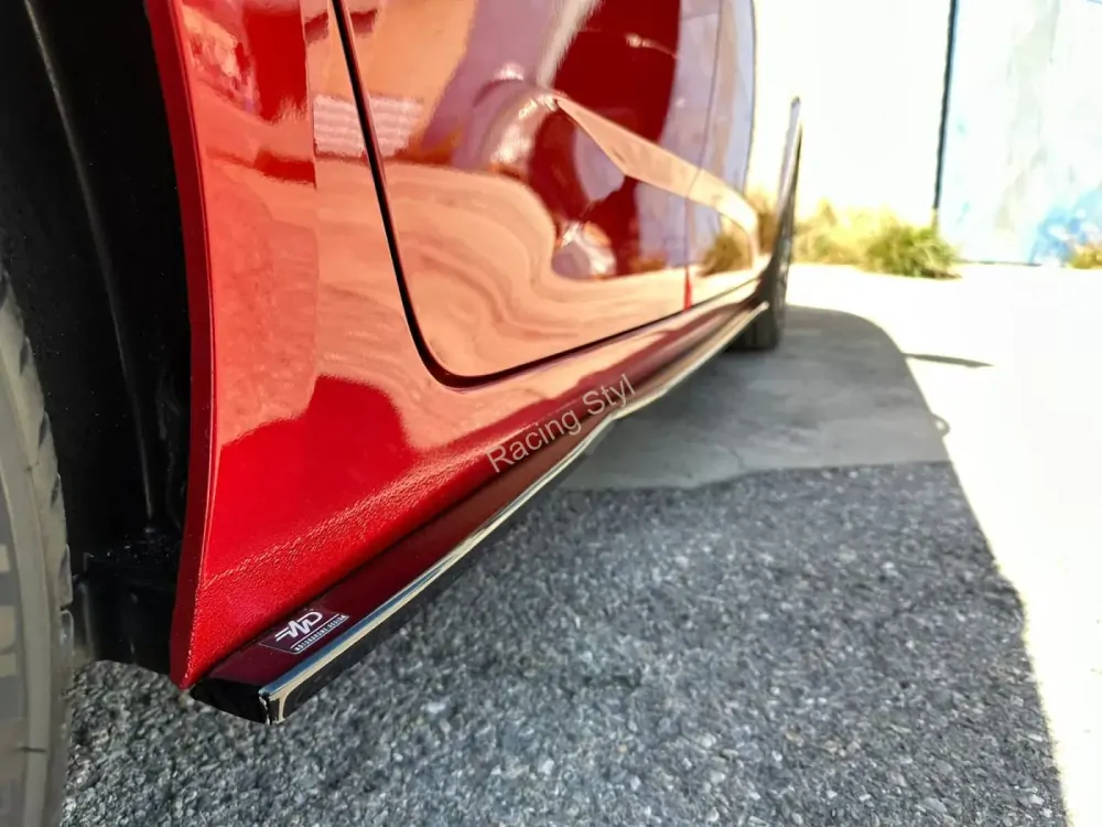 Peugeot 308 nástavce na boční prahy Glossy Black MD Design Lesk.