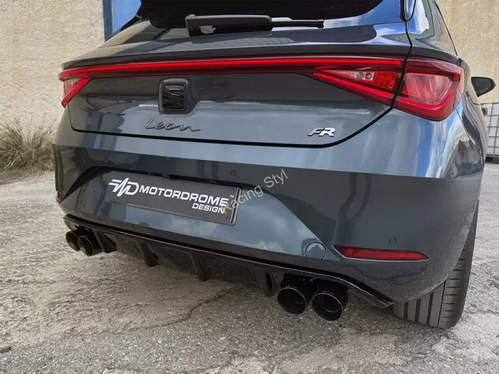 Seat Leon 4 FR spoiler na zadní nárazník difuzor Glossy Black MD Design Lesk.