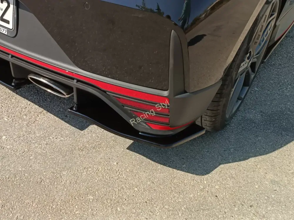 Hyundai i20 N spoiler pod zadní nárazník Glossy Black MD Design Lesk.