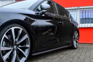 Seat Leon KL 5-dveř a ST spoilery pod boční prahy s křidélky vzadu IN Tuning Matt.