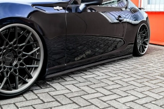 Toyota GT86 nástavce pod boční prahy IN Tuning