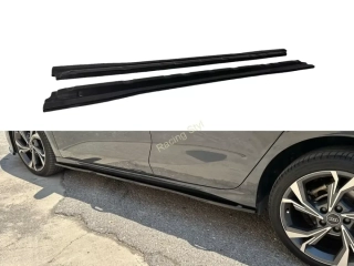 Audi A3 8Y nástavce pod boční prahy Glossy Black MD Design Lesk.